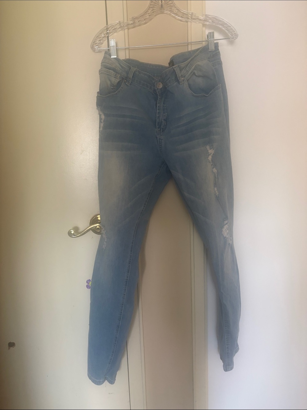 Women's Light Blue Skinny Jeans with Subtle Distressing